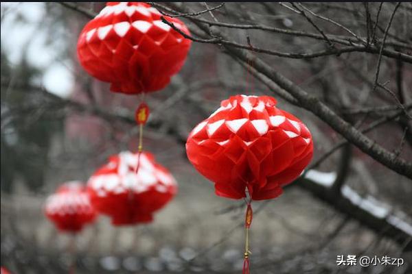 节日故事简短_节日故事30字