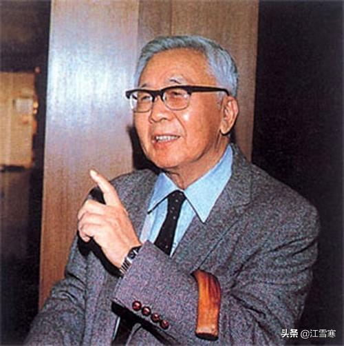 名人读书小故事50字左右_名人读书小故事50字左右怎么写