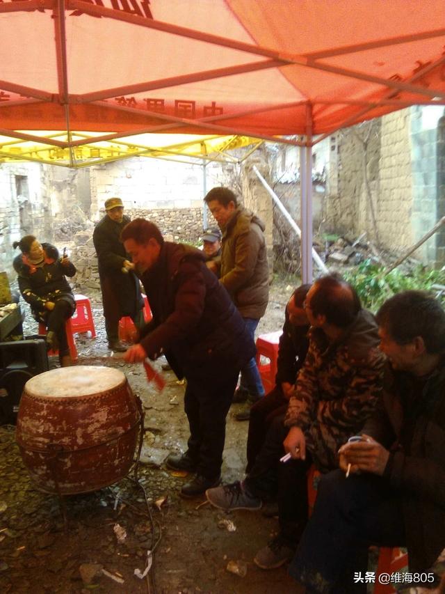 能把人感动哭的党史故事_感人的党史经典故事